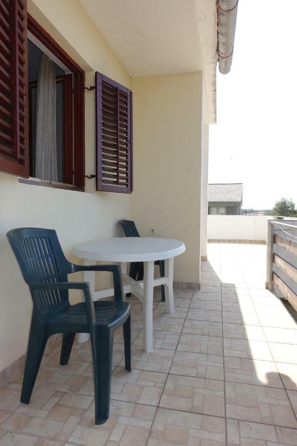 Apartment Dede Nin Exterior photo