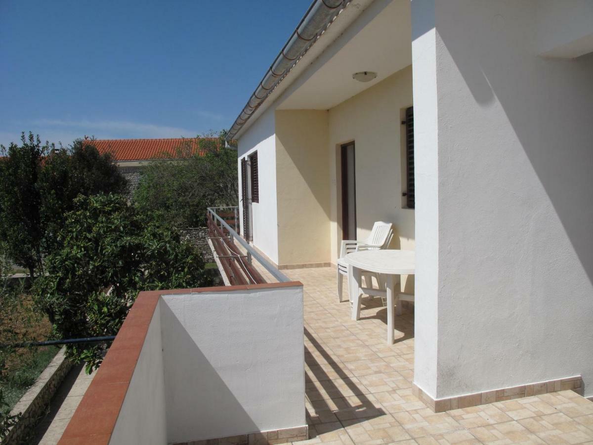Apartment Dede Nin Exterior photo